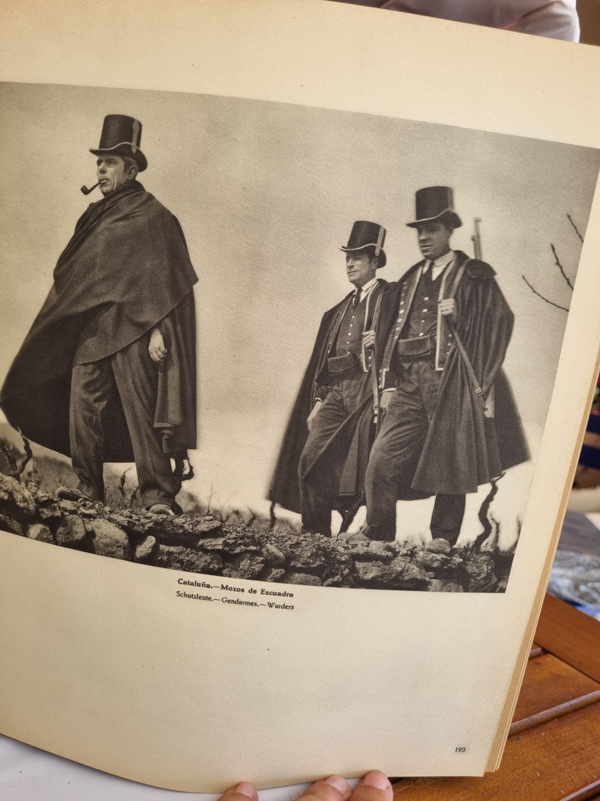 España Tipos y Trajes - Libro Fotografico Costumi Spagnoli Vintage | Rarexis