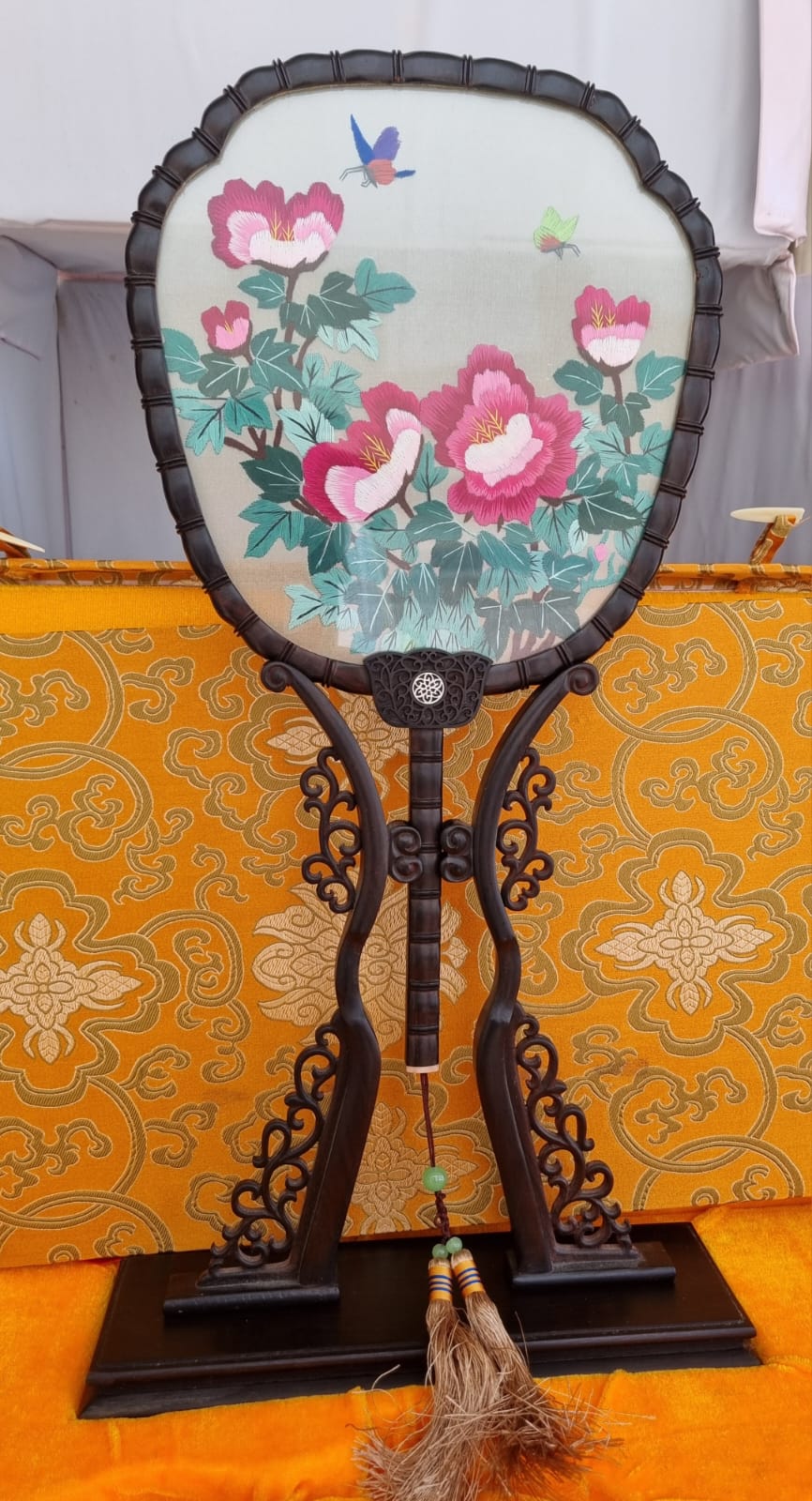 Ventaglio Cinese da Cerimonia Vintage - Seta Ricamata Confezione Speciale | Rarexis