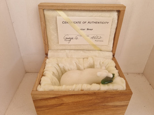 Orso in marmo e giada, in confezione originale